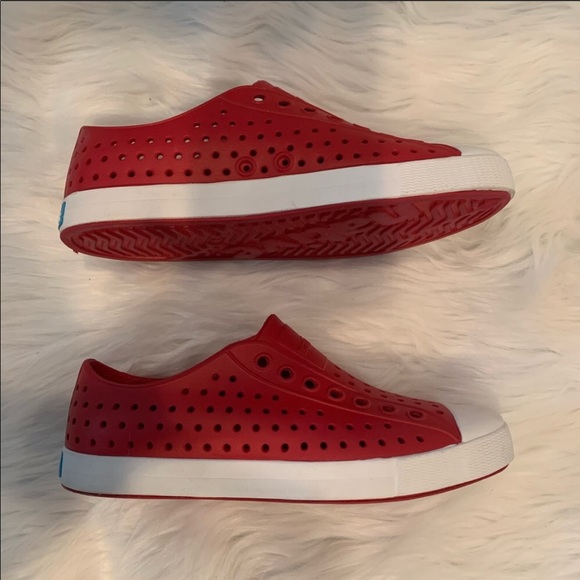 Native red Jefferson slip on shoes - Picture 2 of 7